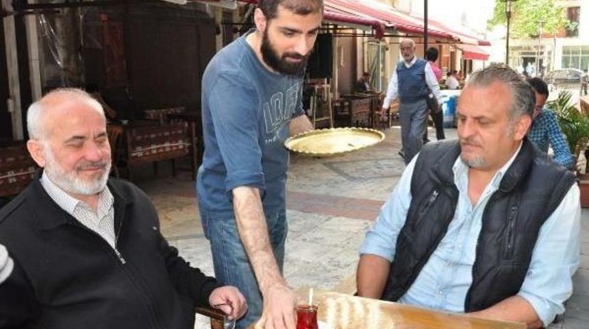 İş Bulamayan Y&uuml;ksek Lisans Mezunu &Ccedil;aycı Oldu