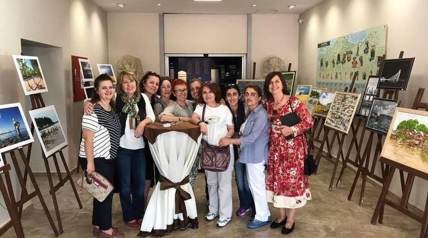 Biri &Ccedil;ekti Biri Resmetti