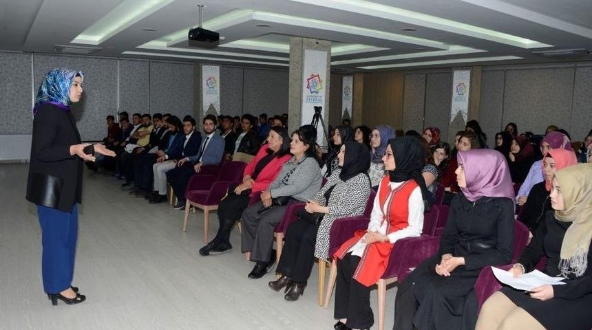 Meram Gençlik Meclisi’nden “ahlak” Konferansı