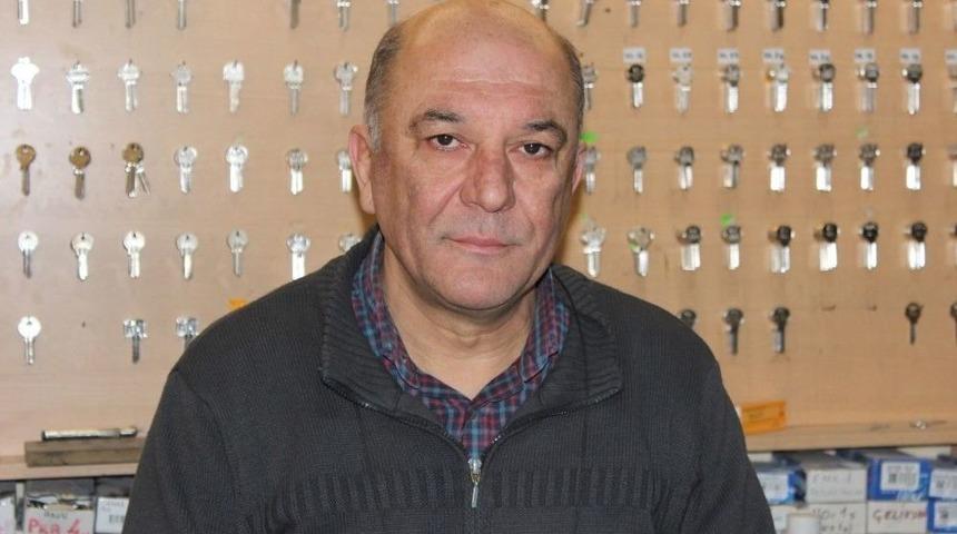 (&ouml;zel Haber) 43 Yıllık Anahtarcı İsmail Top&ccedil;u: "mesleğimi Devam Ettirecek &Ccedil;ocuğum Da Yok &Ccedil;ırağım Da"