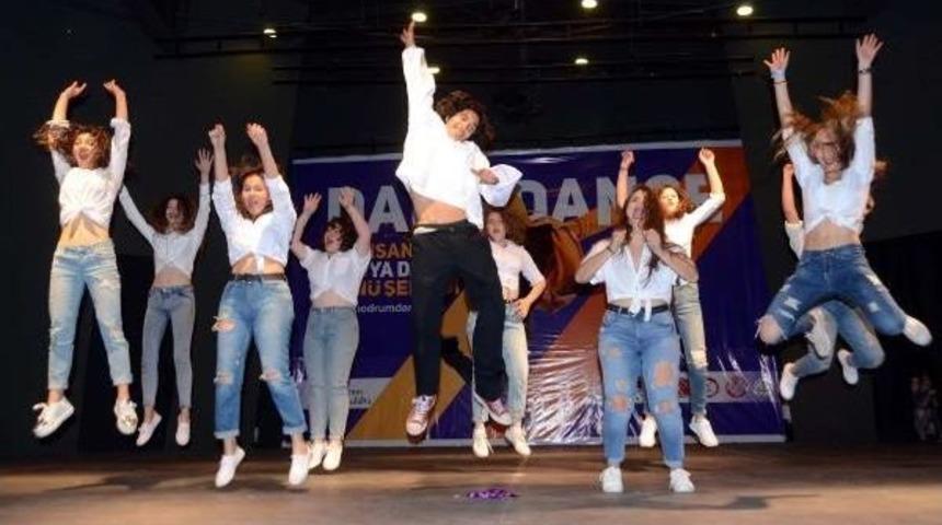 Bodrum'da 'd&uuml;nya Dans G&uuml;n&uuml;' Şenliği