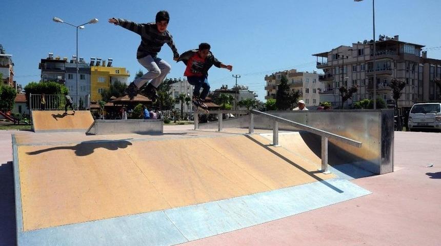 Kepez&rsquo;de &Ccedil;ocuk Parkları Yenileniyor