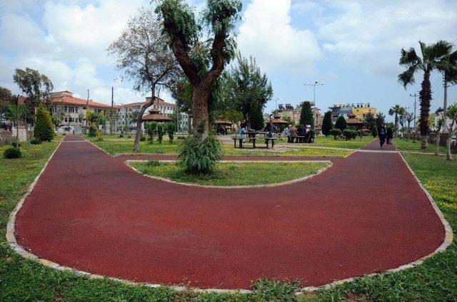 Kepez’de Çocuk Parkları Yenileniyor