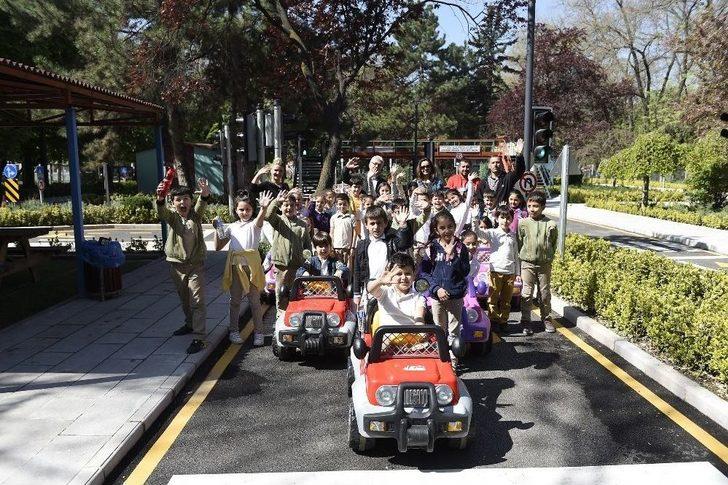 Büyükşehir, Çocuk Trafik Eğitim Parkını Yeniledi G4