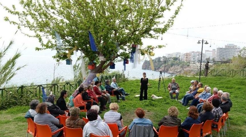 Muratpaşa&rsquo;da Yaşlılara Masallar