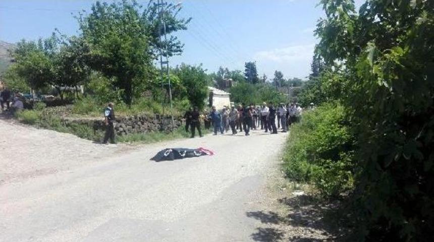 Ceyhan'da Cinnet: 2 Kardeşini Ve Eşlerini &Ouml;ld&uuml;rd&uuml;