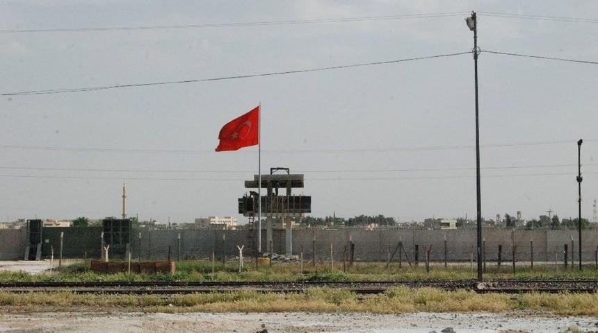 Sınırda G&uuml;venlik Kuleleri Y&uuml;kseliyor
