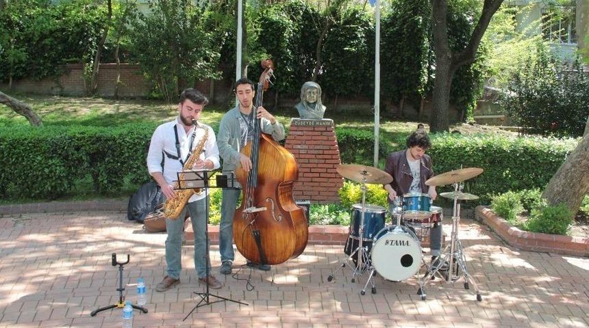 Şişli&rsquo;de Caz M&uuml;zik Eşliğinde Kahvaltı Keyfi