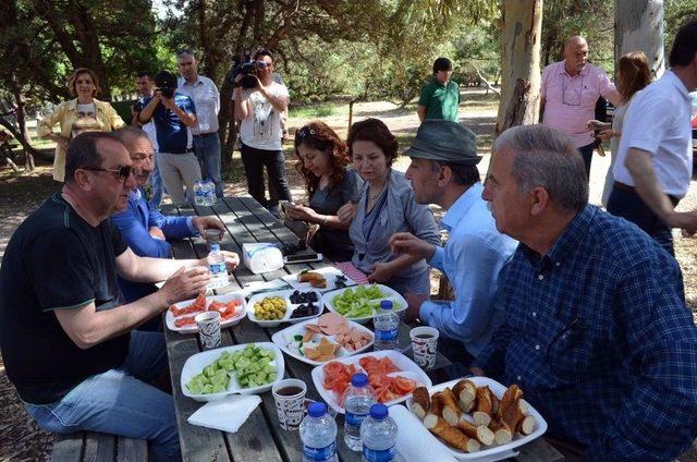 Didim Vegan Festivalinin İkinci Günü Vegan Kahvaltıyla Başladı