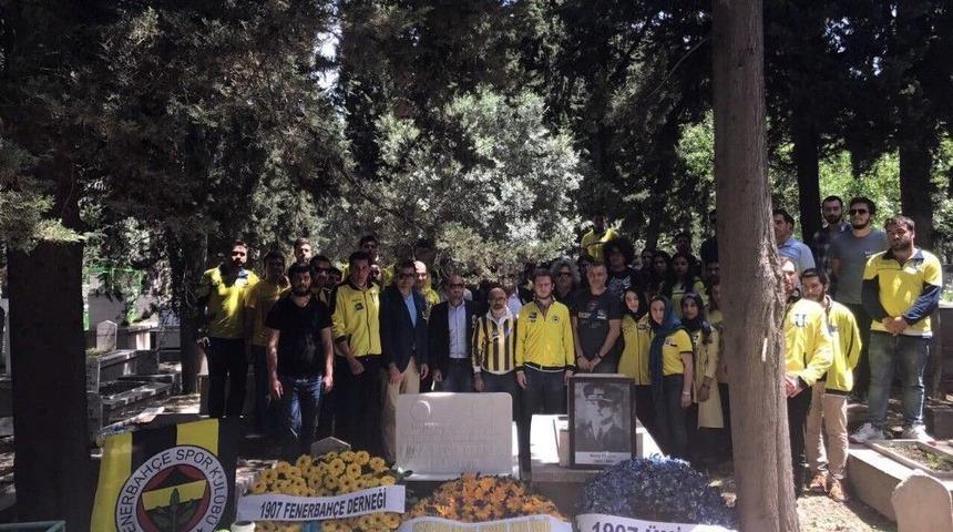 1907 &Uuml;nifeb, Necip Okaner&rsquo;in Mezarını Yeniledi