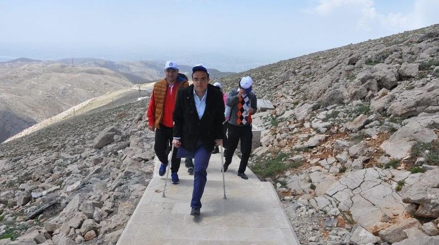 Engelliler Nemrut Dağına Zorlu Tırmanış Ger&ccedil;ekleştirdi