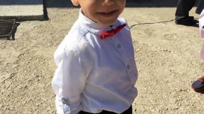 Trakt&ouml;r&uuml;n &Ccedil;arptığı 6 Yaşındaki Enver &Ouml;ld&uuml;