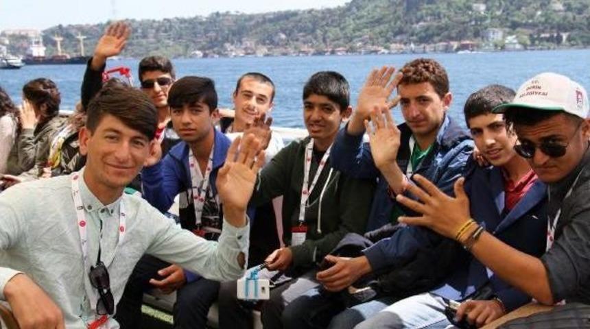 Denizi Ilk Kez G&ouml;rd&uuml;ler, İstanbul Boğazı'na Hayran Kaldılar