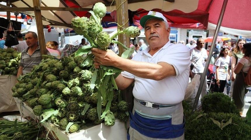 Enginar &Uuml;reticilerinin Y&uuml;z&uuml; G&uuml;l&uuml;yor