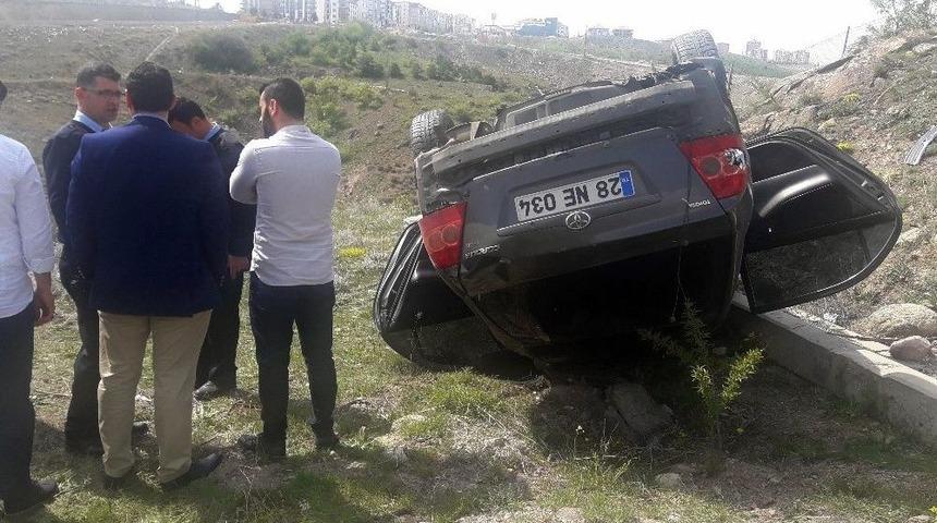 Virajı Alamayan Otomobil Yoldan &Ccedil;ıkarak Takla Attı: 4 Yaralı