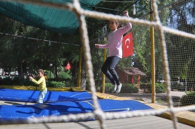 İhh Dörtyol’da 80 Yetim Çocuğu Sevindirdi