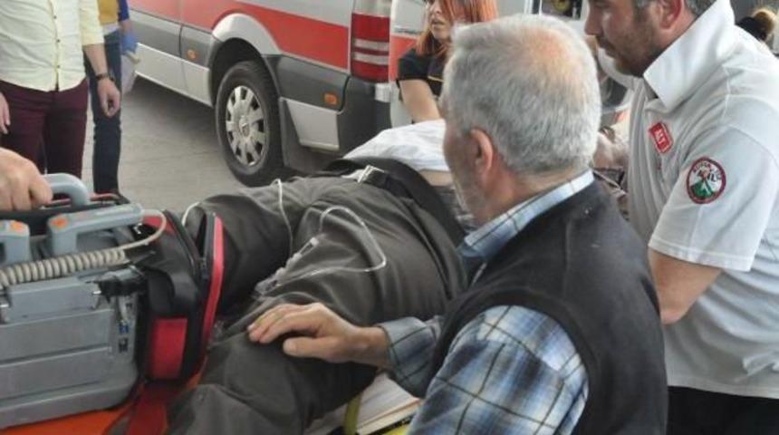 Direksiyon Başında Kalp Krizi Ge&ccedil;iren S&uuml;r&uuml;c&uuml; Kazada &Ouml;ld&uuml;