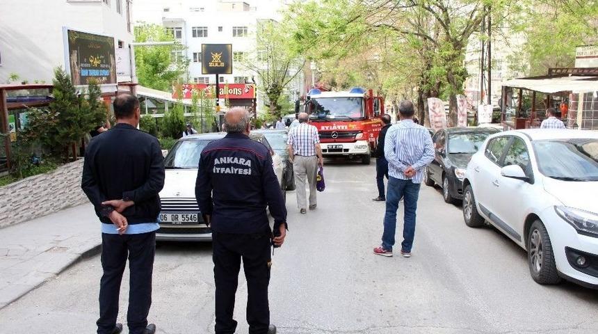 Başkent&rsquo;te Metruk Binada &Ccedil;ıkan Yangın Paniğe Neden Oldu
