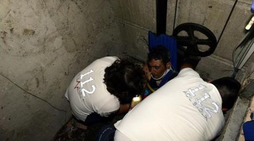 Suriyeli Acemi Hırsız Asans&ouml;r Boşluğuna D&uuml;şt&uuml;