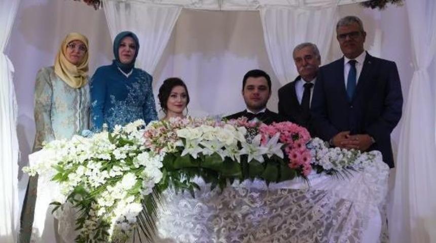 Başbakan Yardımcısı Kaynak'ın Oğlu Evlendi