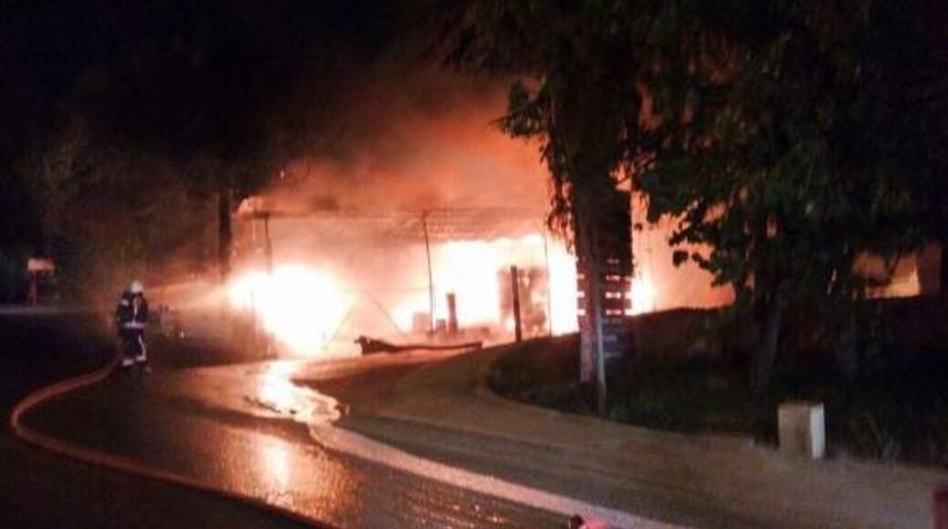 Esenyurt'ta Boya Fabrikasında Yangın