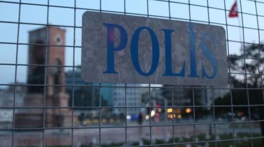 Taksim'e &Ccedil;ıkan Yollar Ara&ccedil; Trafiğine Kapatıldı (Geniş Haber)