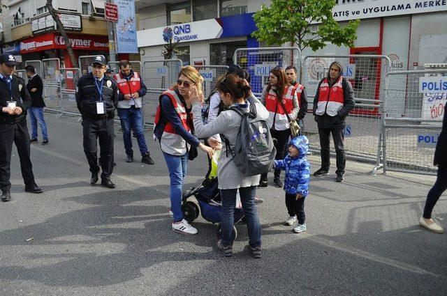 Bakırköy Halk Pazarı Kutlamalar İçin Hazırlandı 1