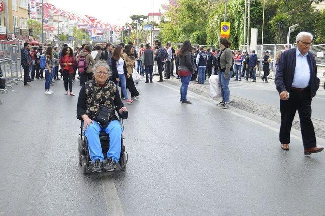 Bakırköy Halk Pazarı Kutlamalar İçin Hazırlandı 2