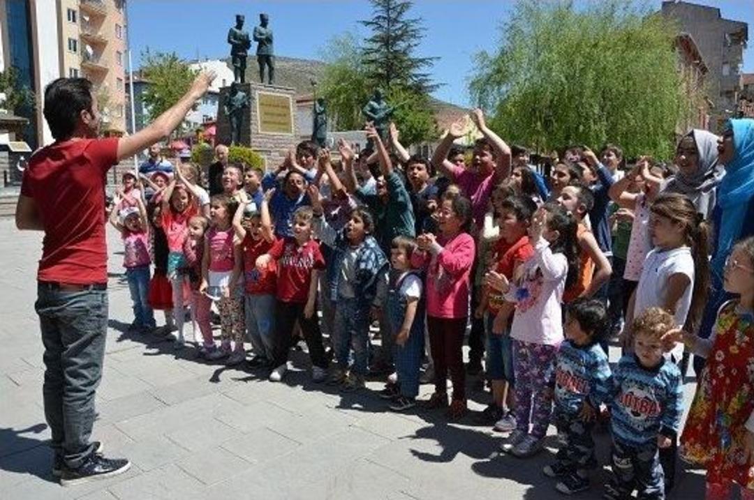 23 Nisan 5&rsquo;inci &Ccedil;ocuk Festivali Sona Erdi