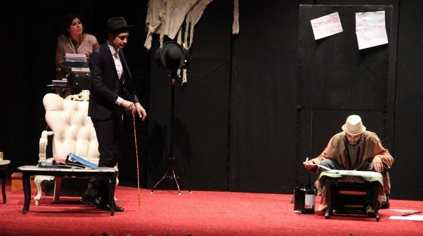 Elazığ&rsquo;da &rsquo;z Vitamini&rsquo; Tiyatro Oyunu Sahnelendi