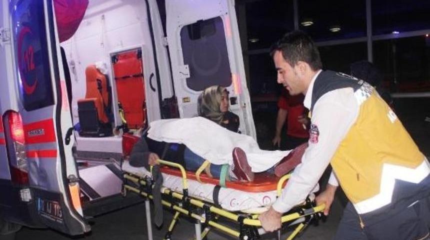 Karaman'da 3 Otomobil &Ccedil;arpıştı: 8 Yaralı