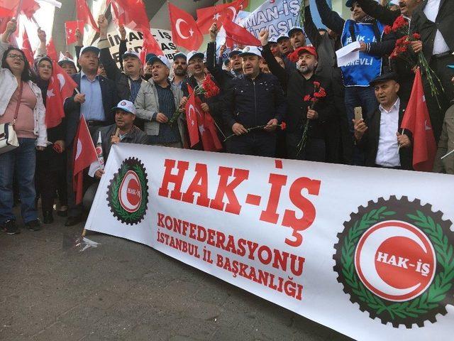 Hak-iş’ten Taksim’de Horonlu Kutlama