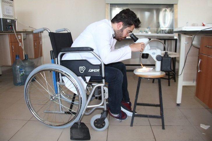 20 Yaşına Gelmeden Ölür Denilen Kas Hastası, 24 Yaşında Hastalığını Araştırıyor G3