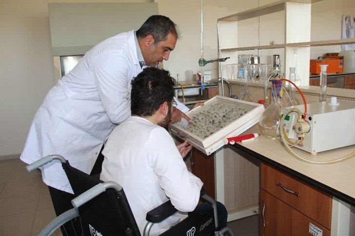 20 Yaşına Gelmeden Ölür Denilen Kas Hastası, 24 Yaşında Hastalığını Araştırıyor G5