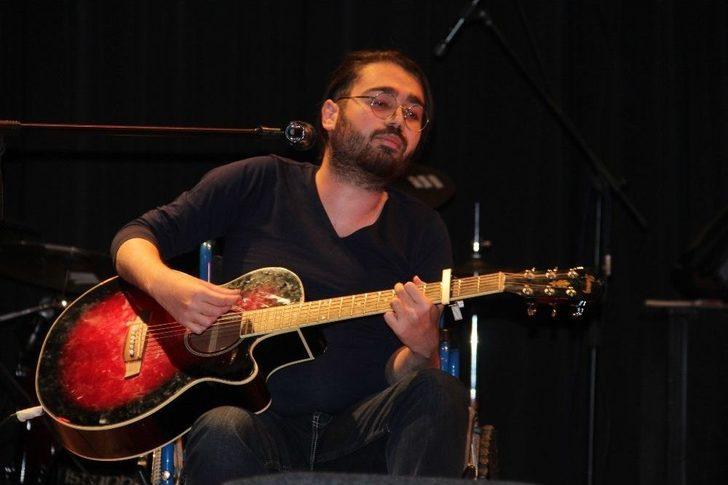 20 Yaşına Gelmeden Ölür Denilen Kas Hastası, 24 Yaşında Hastalığını Araştırıyor G1