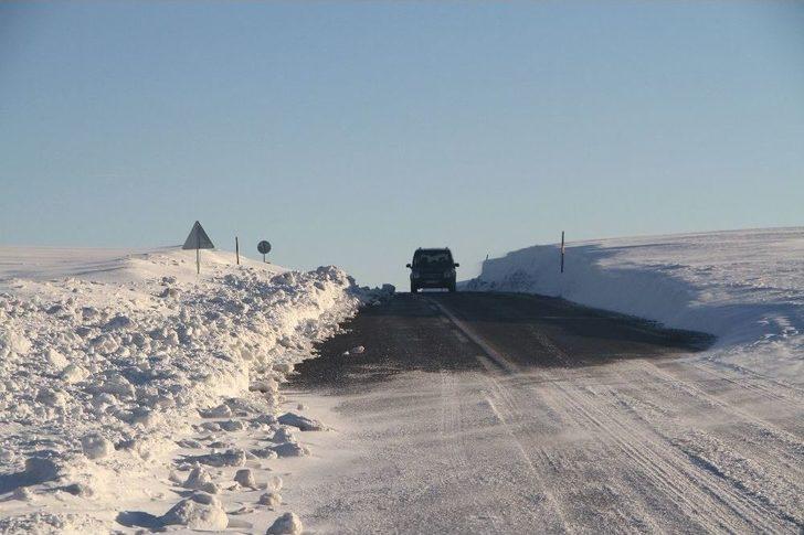 Ardahan’da 1 Mayıs’ta Kar, Kış G2