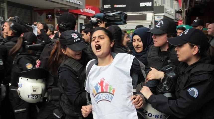 Beşiktaş &Ccedil;arşı Meydanı&rsquo;nda Toplanan Gruba M&uuml;dahale