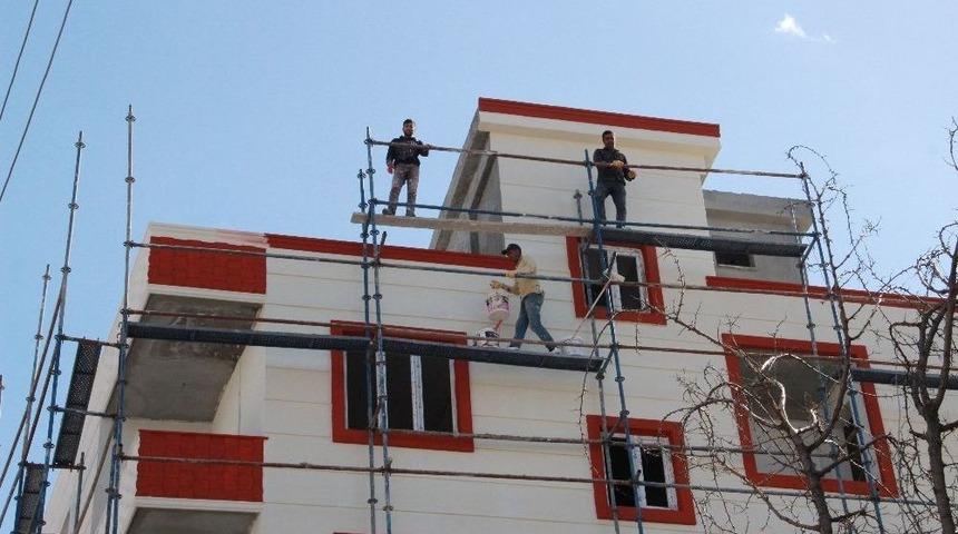 Batman&rsquo;da İnşaat İş&ccedil;ileri 1 Mayıs&rsquo;ta Da &Ccedil;alışıyor