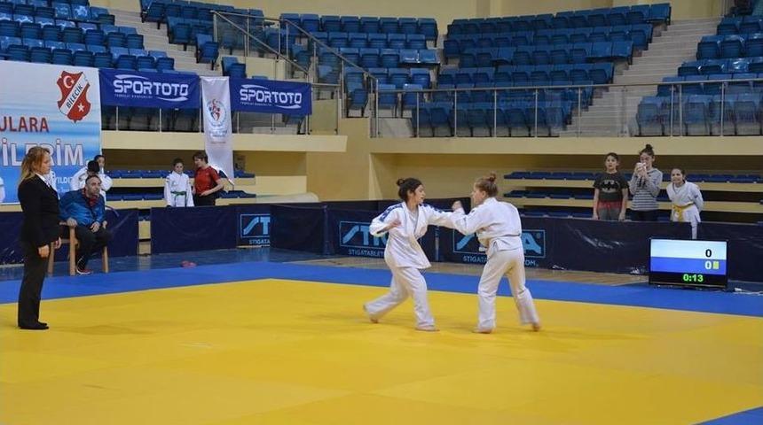Okul Sporları Judo K&uuml;&ccedil;&uuml;kler Kız-erkek Grup M&uuml;sabakaları Başladı