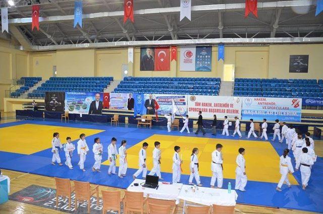 Okul Sporları Judo Küçükler Kız-erkek Grup Müsabakaları Başladı