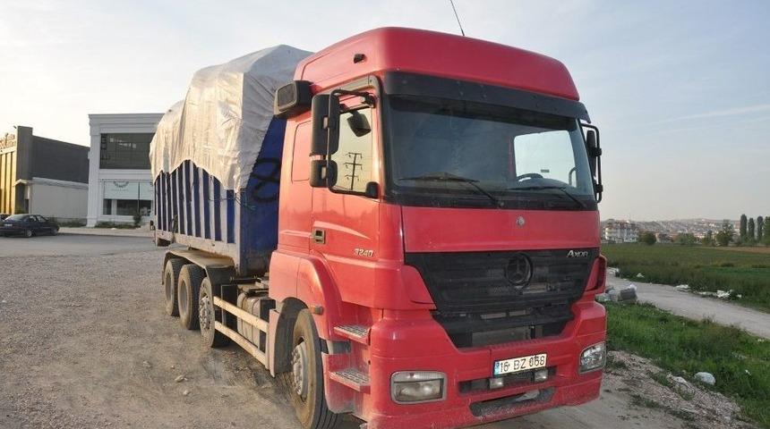 Uyuşturucu Komasından &Ccedil;ıkan Gence Kamyon &Ccedil;arptı