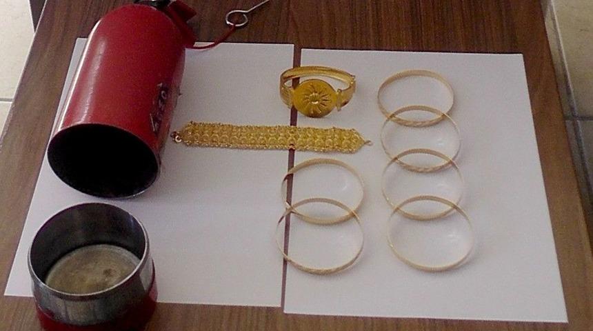 Kuyumculara Sahte Altın Satan Dolandırıcılar Ger&ccedil;ek Altınları İse Yangın T&uuml;p&uuml;ne Gizlemiş