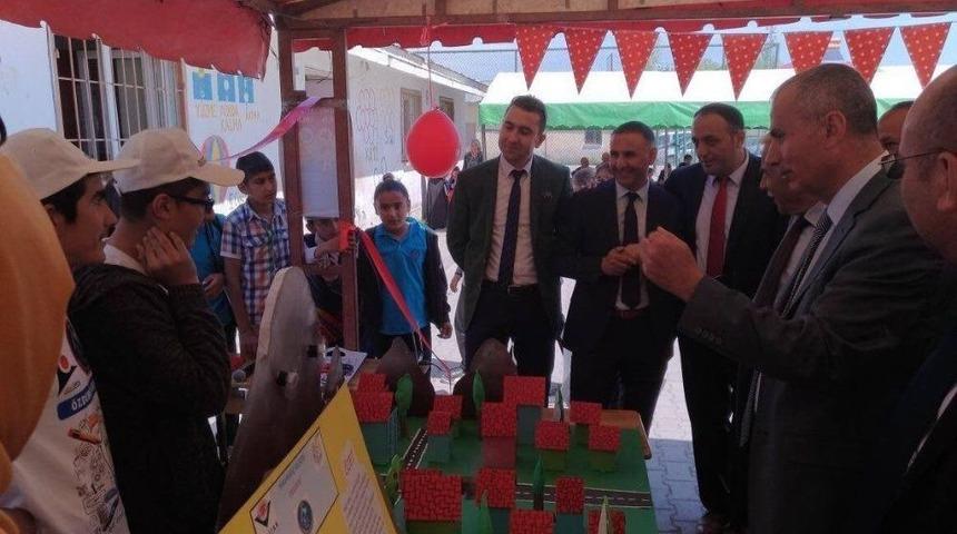 K&ouml;y Okulunda 4006 T&uuml;bitak Fuarı