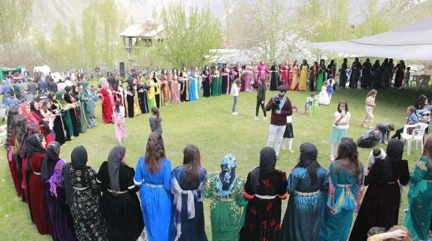 Hakkarili Plastik Cerrah Uzmanına G&ouml;rkemli D&uuml;ğ&uuml;n