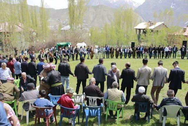 Hakkarili Plastik Cerrah Uzmanına G&ouml;rkemli D&uuml;ğ&uuml;n 2