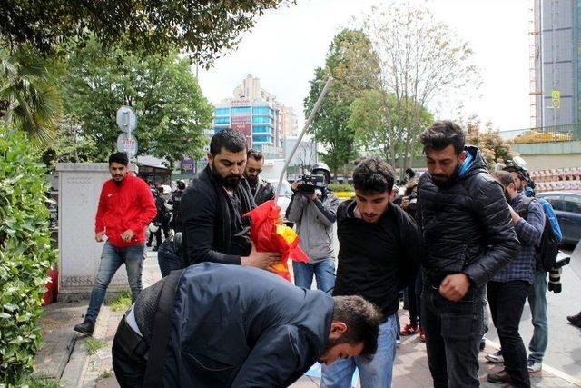 Şişli&rsquo;den Taksim&rsquo;e Y&uuml;r&uuml;mek İsteyen Gruba M&uuml;dahale 1