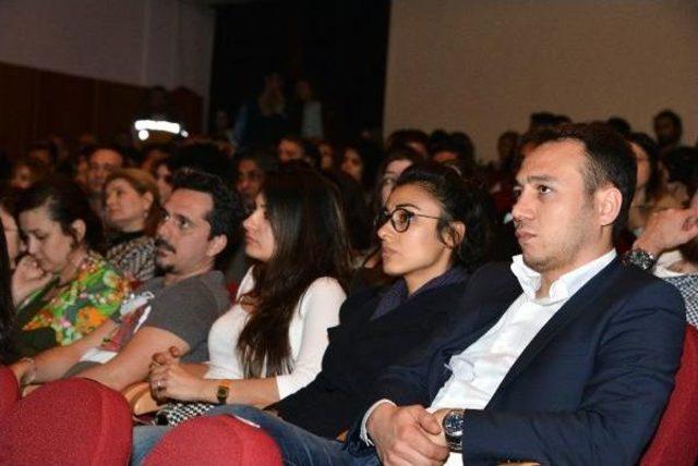 Adana Tiyatro Festivali'ne 19 Bin Seyirci