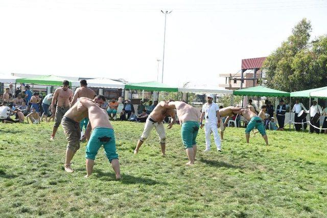 &Ouml;zelbahşiş&rsquo;te İbrahim B&ouml;l&uuml;kbaşı Başpehlivan Oldu 3