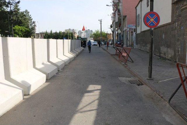 Güvenlik Nedeniyle Kapatılan Cadde Trafiğe Açıldı