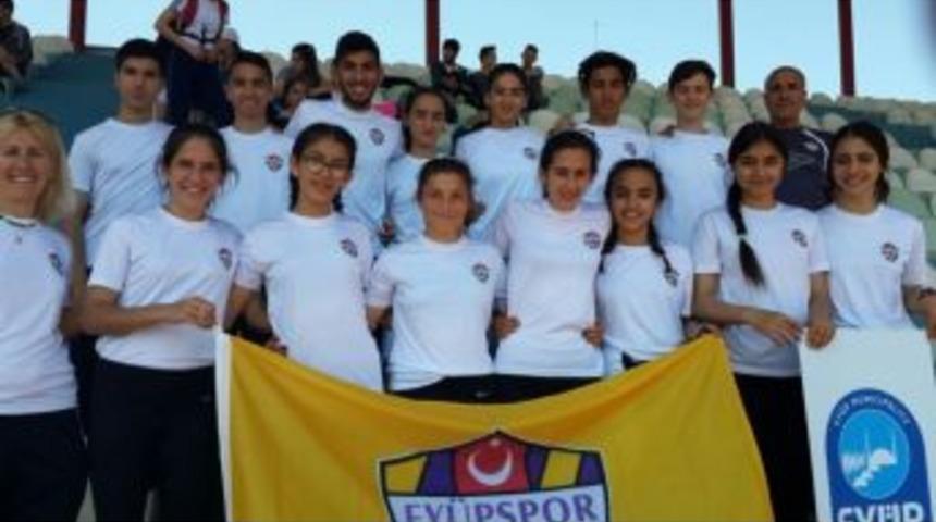 Ey&uuml;pl&uuml; Sporculardan Bir Altın Madalya Daha